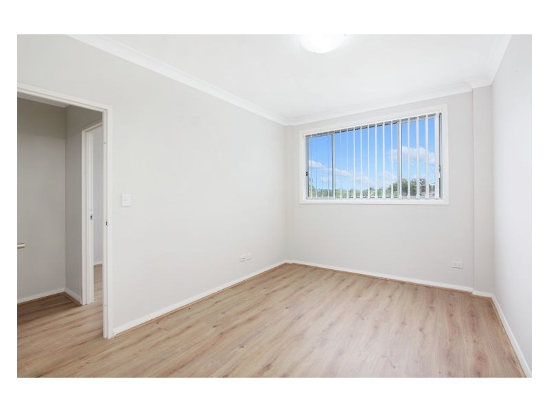 2/8E Myrtle Street, Prospect NSW 2148