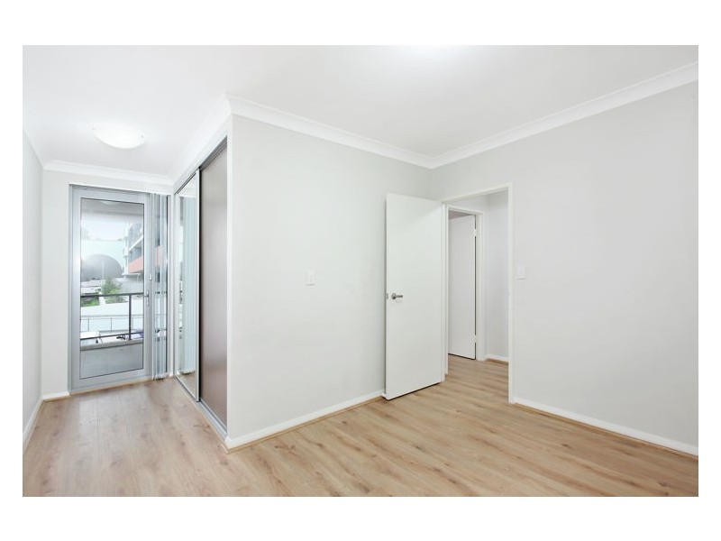 2/8E Myrtle Street, Prospect NSW 2148