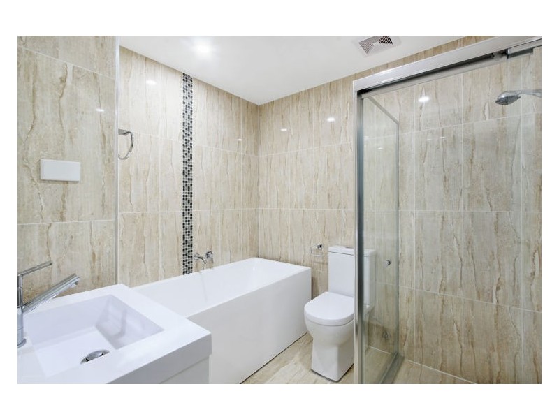 2/8E Myrtle Street, Prospect NSW 2148