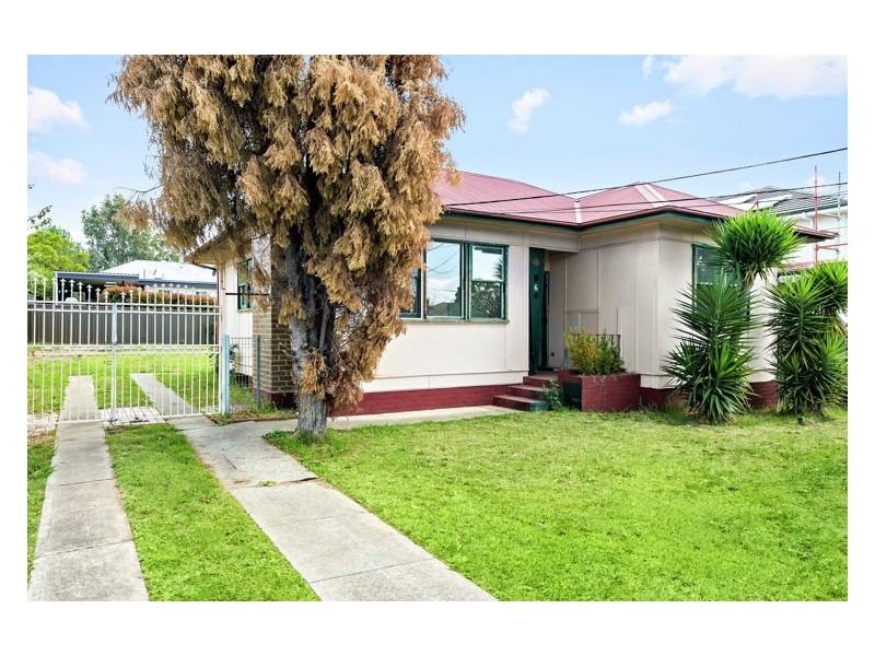 6 Bond Avenue, Toongabbie NSW 2146