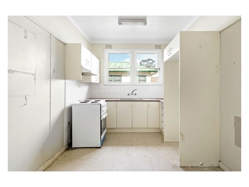 6 Bond Avenue, Toongabbie NSW 2146