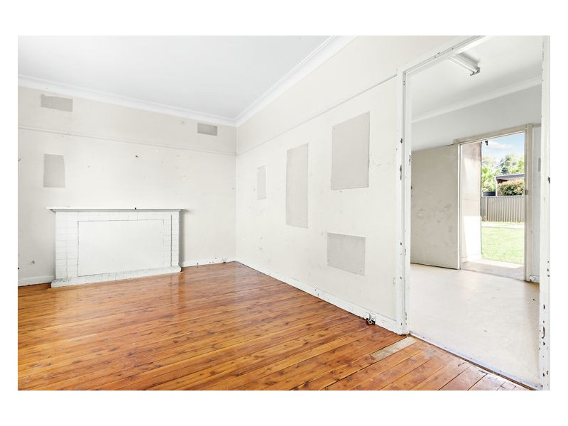 6 Bond Avenue, Toongabbie NSW 2146