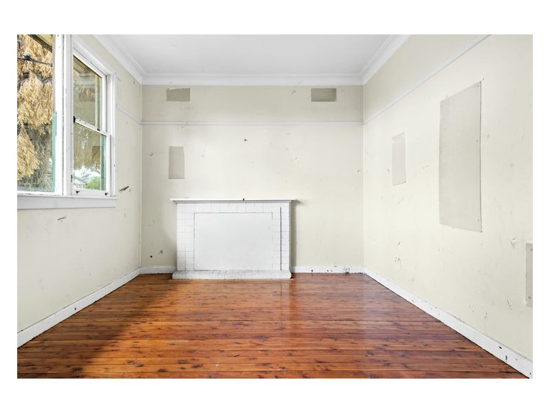 6 Bond Avenue, Toongabbie NSW 2146