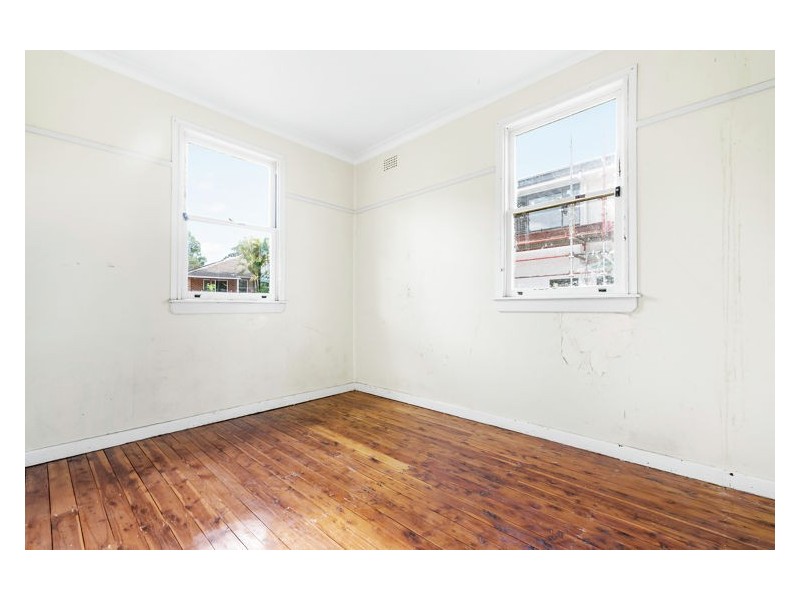 6 Bond Avenue, Toongabbie NSW 2146