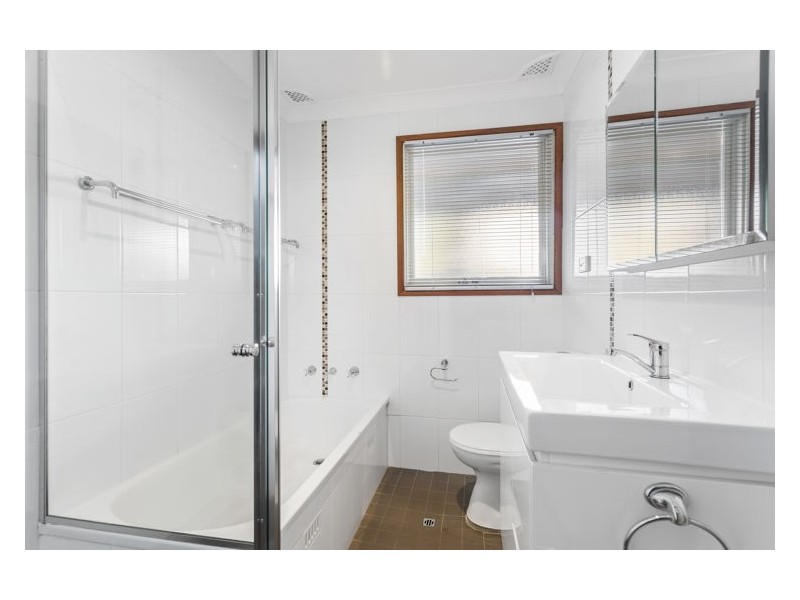 16 Myuna Crescent, Seven Hills NSW 2147