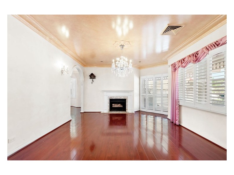 30 Hampton Crescent, Prospect NSW 2148