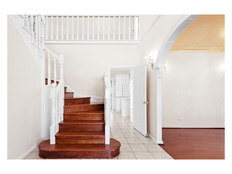 30 Hampton Crescent, Prospect NSW 2148