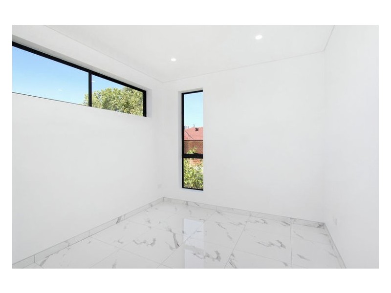 3/4 Mayberry Crescent, Liverpool NSW 2170