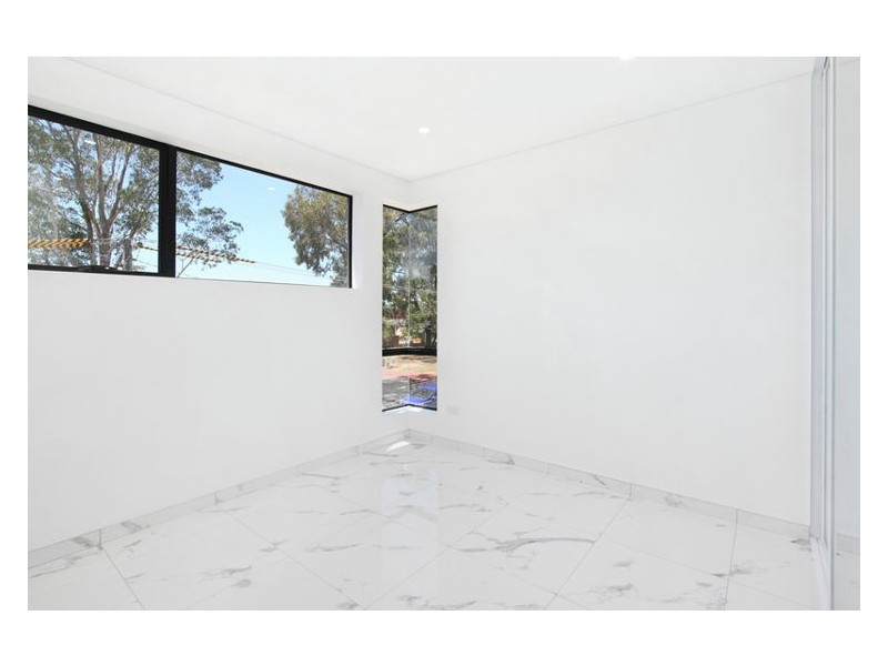 3/4 Mayberry Crescent, Liverpool NSW 2170