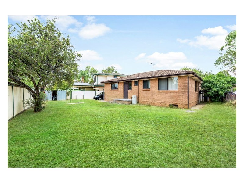 19 Barnfield Place, Dean Park NSW 2761