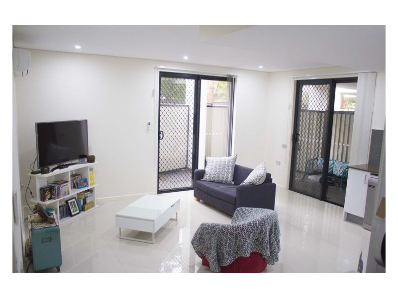 21/232 Targo Road, Toongabbie NSW 2146