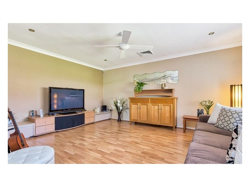 9 Denton Grove, Quakers Hill NSW 2763