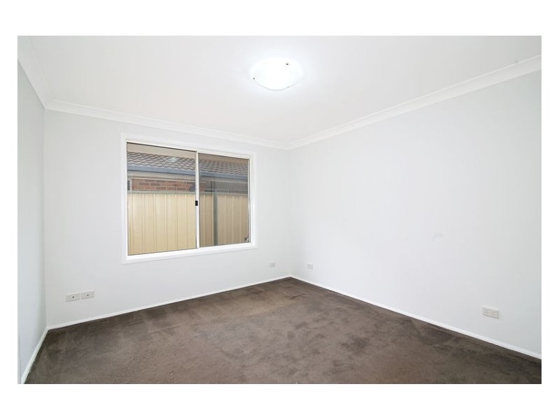 4 Olympus Drive, St Clair NSW 2759