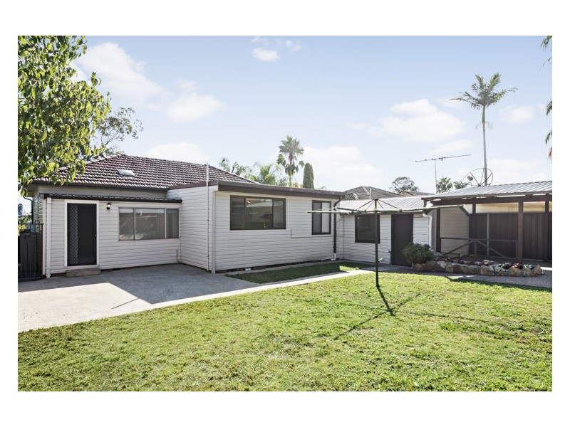 7 Burdett Crescent, Blacktown NSW 2148