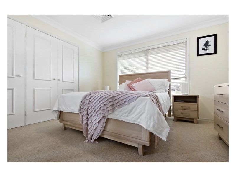 9 Oaktree Grove, Prospect NSW 2148