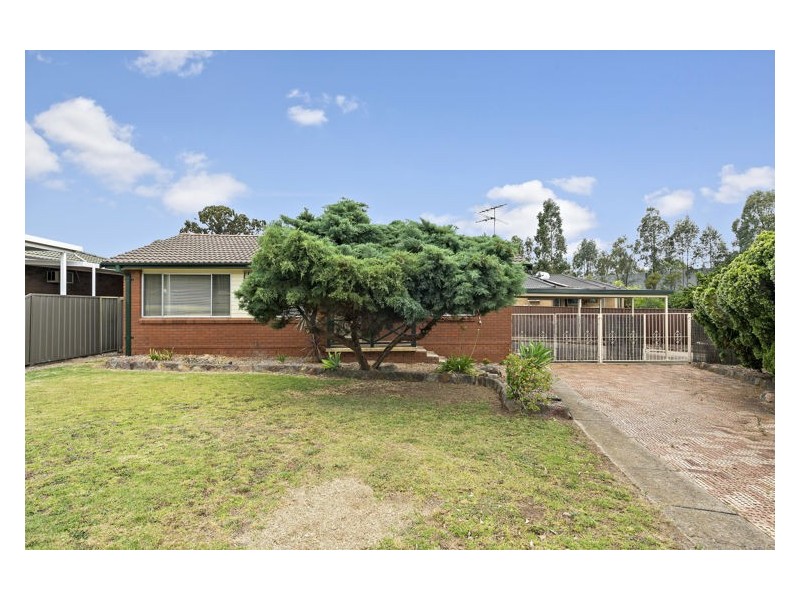 29 Elwood Crescent, Quakers Hill NSW 2763
