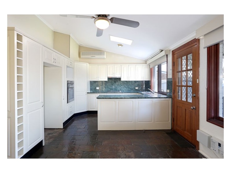 18 Loxwood Avenue, Cambridge Park NSW 2747