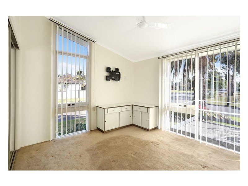 18 Loxwood Avenue, Cambridge Park NSW 2747