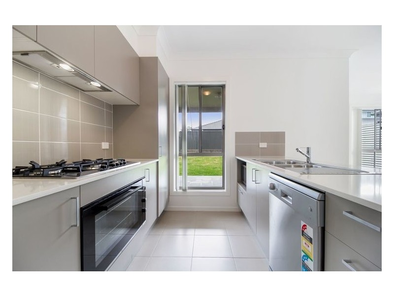 40 Epaulet Circuit, Jordan Springs NSW 2747