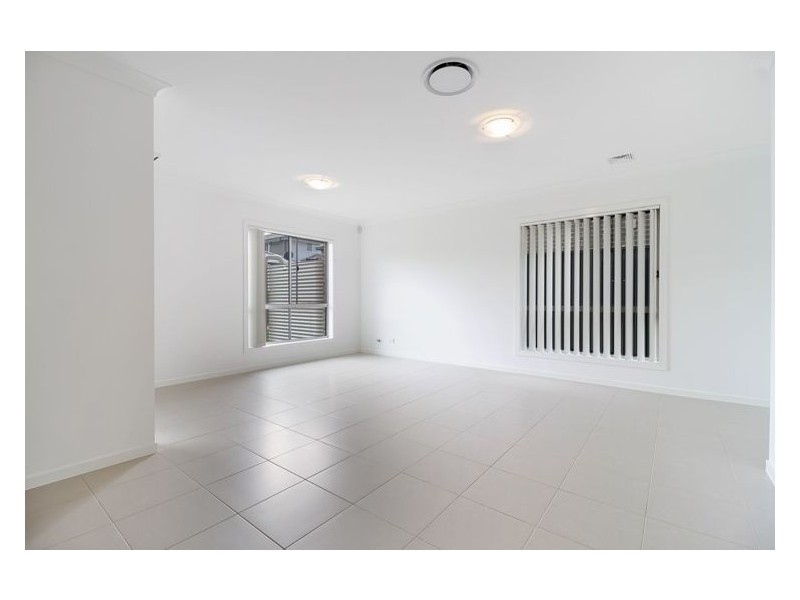 40 Epaulet Circuit, Jordan Springs NSW 2747