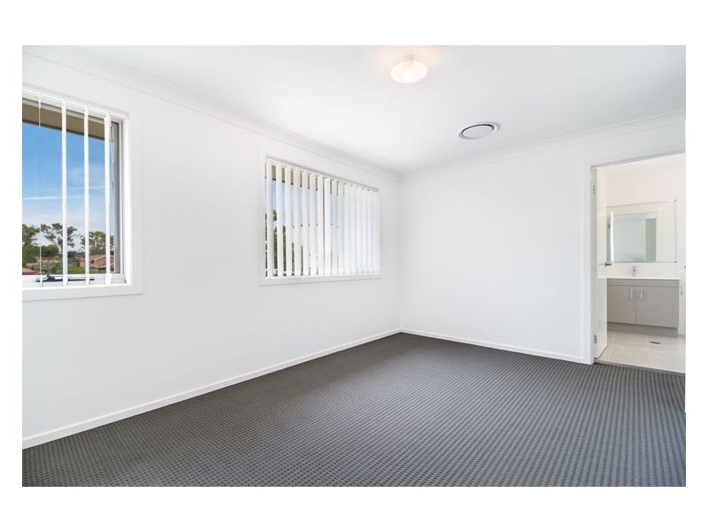 40 Epaulet Circuit, Jordan Springs NSW 2747