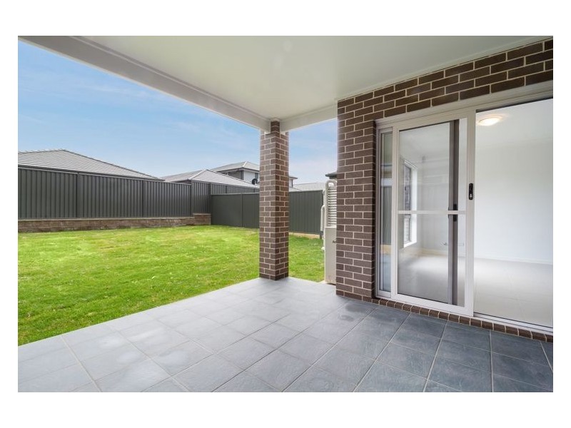 40 Epaulet Circuit, Jordan Springs NSW 2747