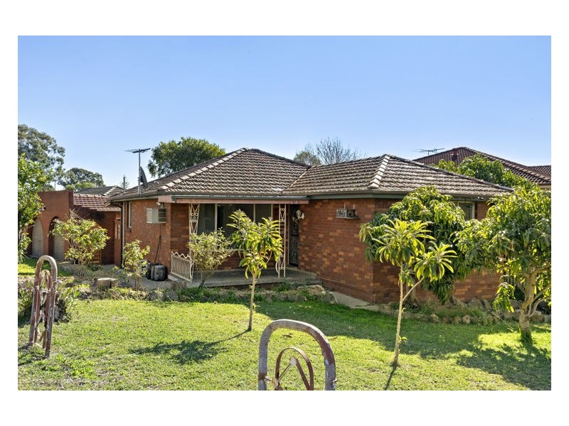 75 Columbia Road, Seven Hills NSW 2147