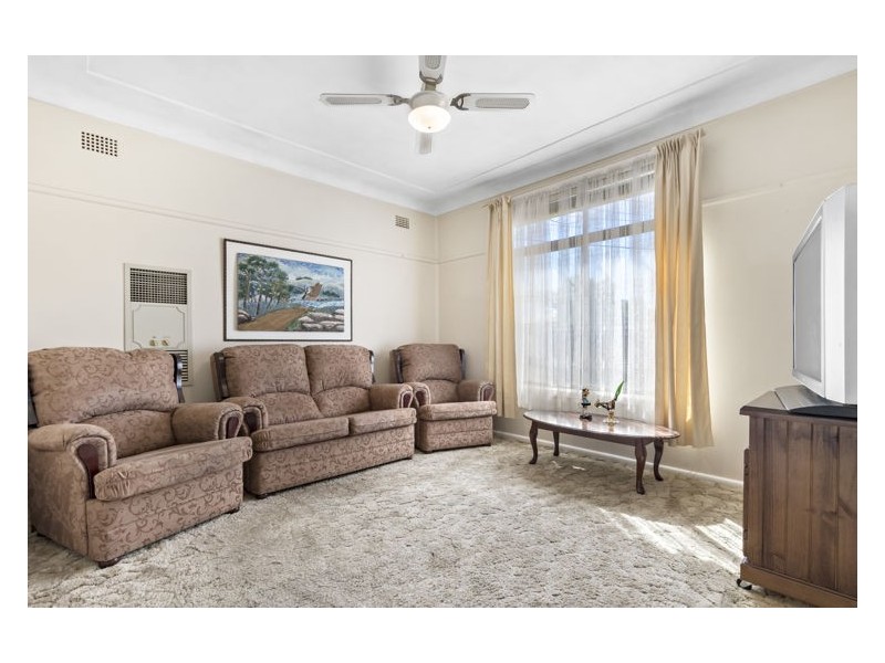 4 Sturt Street, Lalor Park NSW 2147