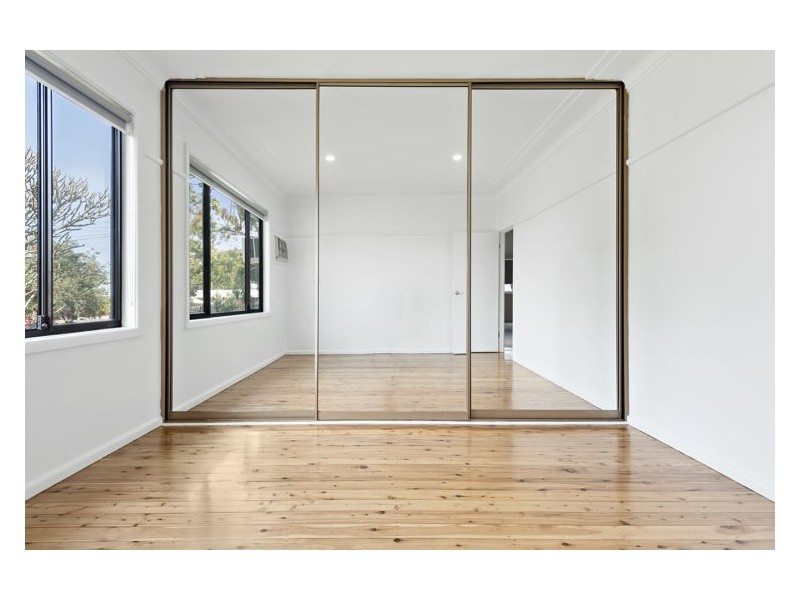 33 Blue Hills Crescent, Blacktown NSW 2148