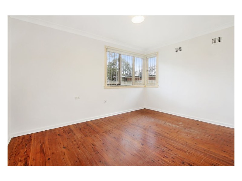 39 Manila Road, Lethbridge Park NSW 2770