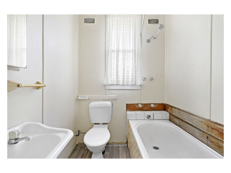 26 Charlton Road, Lalor Park NSW 2147