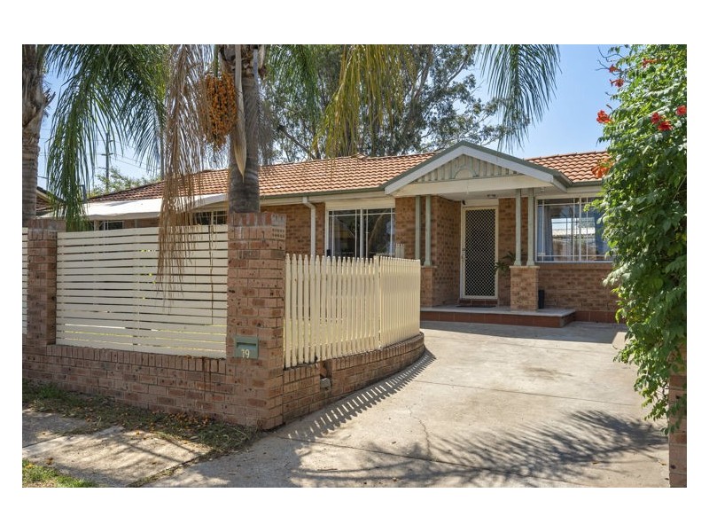 19 Girra Road, Blacktown NSW 2148