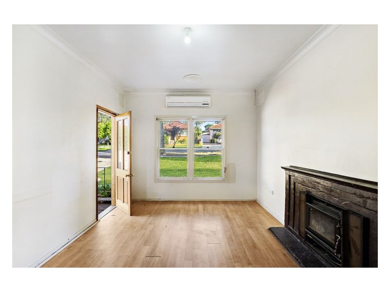137 Lucas Road, Lalor Park NSW 2147