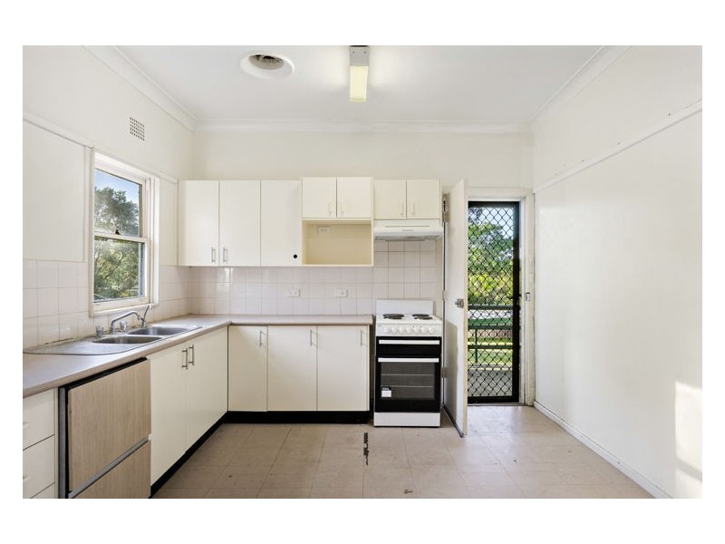 137 Lucas Road, Lalor Park NSW 2147