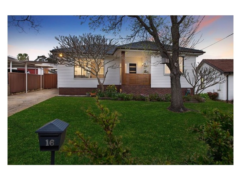 16 Oxley Street, Lalor Park NSW 2147