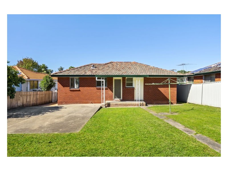 39 Winifred Crescent, Blacktown NSW 2148