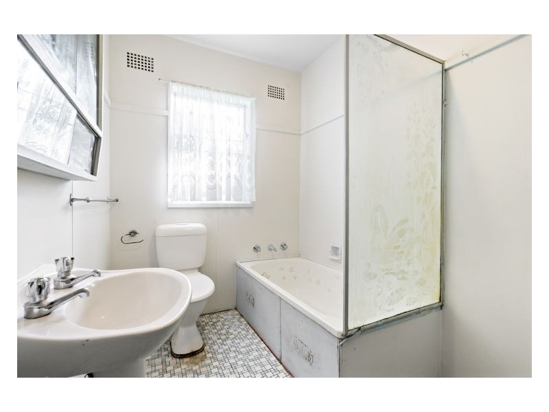 17 Broad Street, Prospect NSW 2148