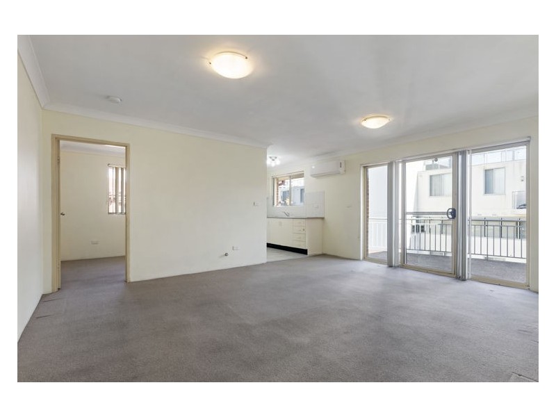 22/8-10 Fourth Avenue, Blacktown NSW 2148