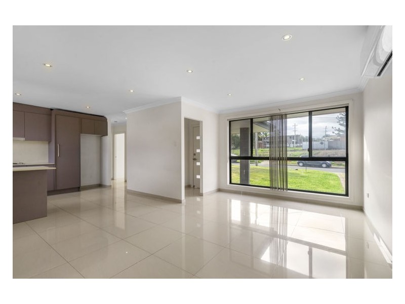 4 Robyn Street, Woodpark NSW 2164