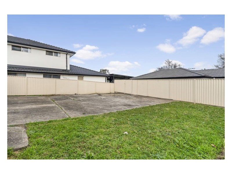 4 Robyn Street, Woodpark NSW 2164
