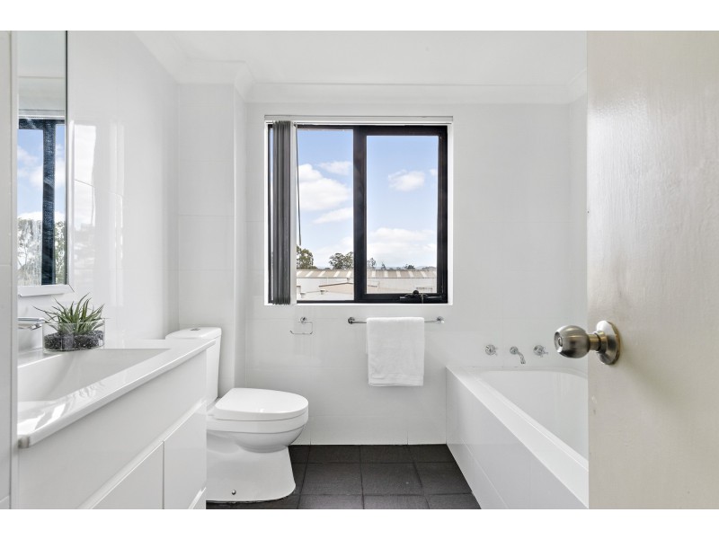 6/32 Fourth Avenue, Blacktown NSW 2148