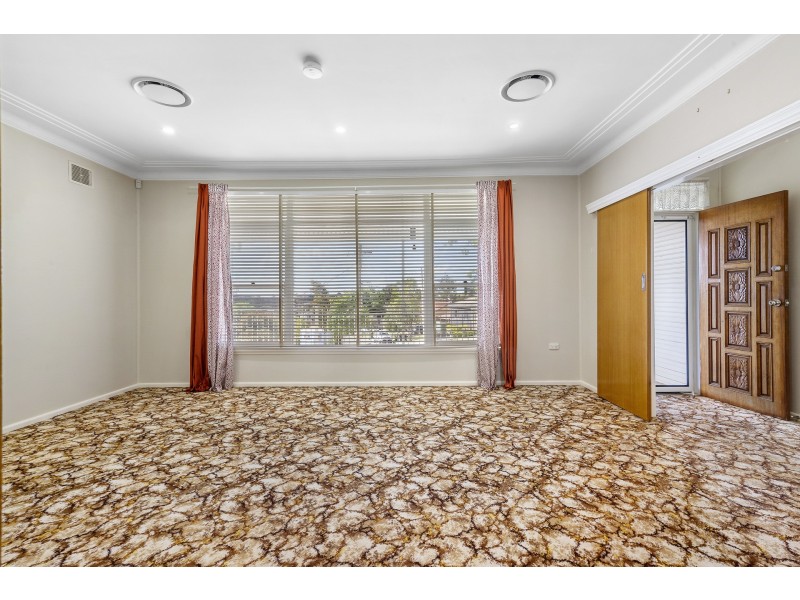 42 Derwent Parade, Blacktown NSW 2148