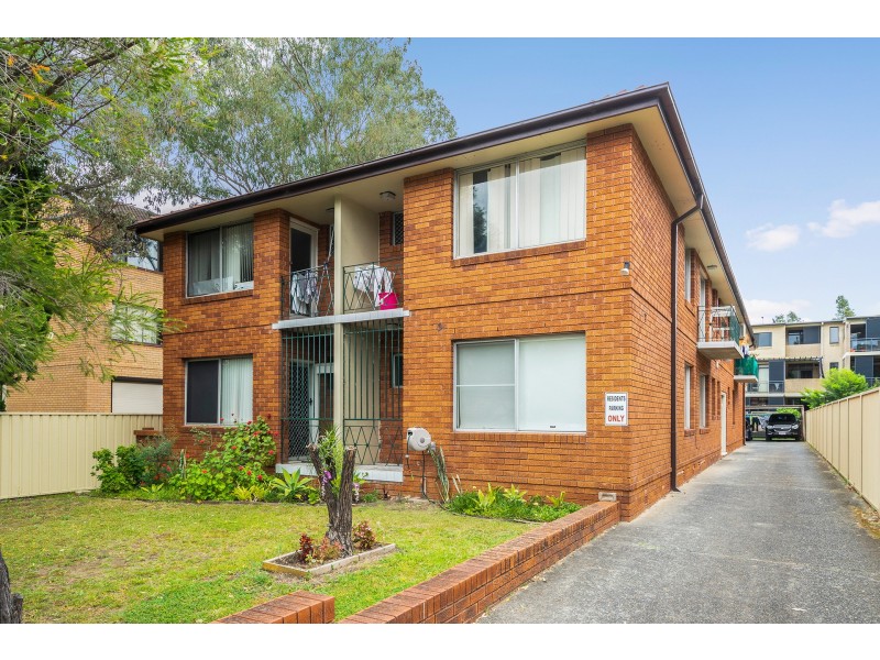 1/34 Treves Street, Merrylands NSW 2160