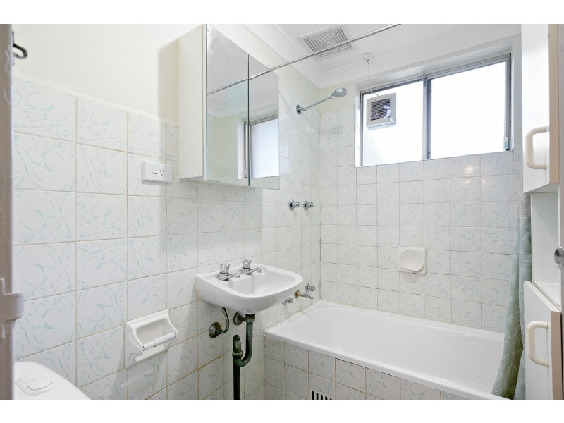 1/34 Treves Street, Merrylands NSW 2160