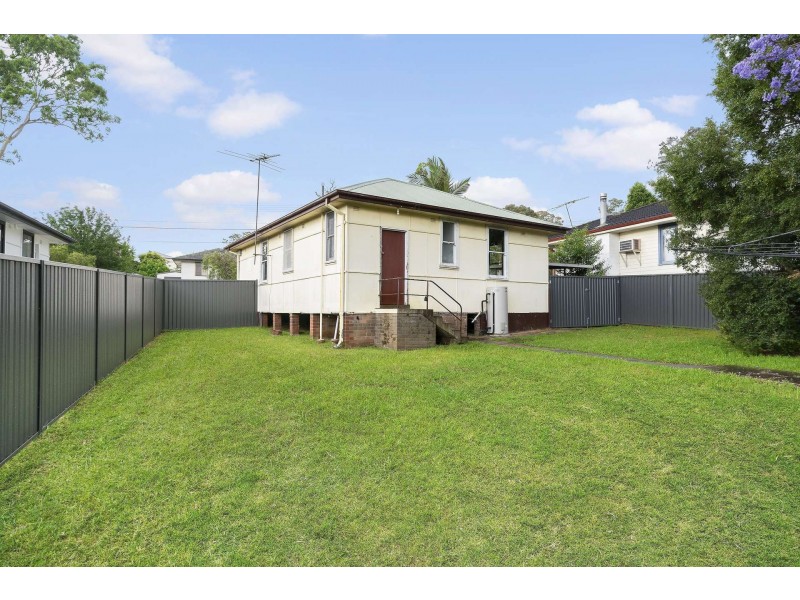 24 Charlton Road, Lalor Park NSW 2147