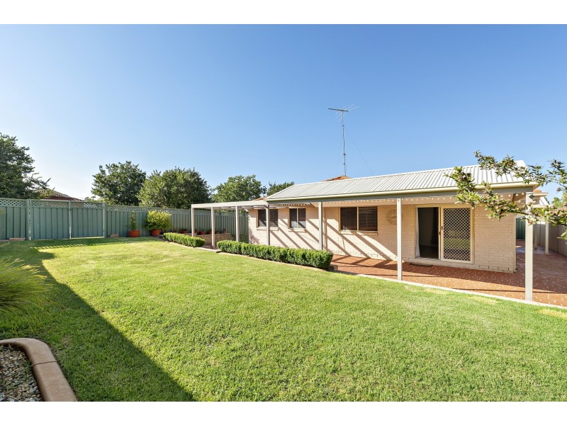 1 Hewitt Link, Harrington Park NSW 2567