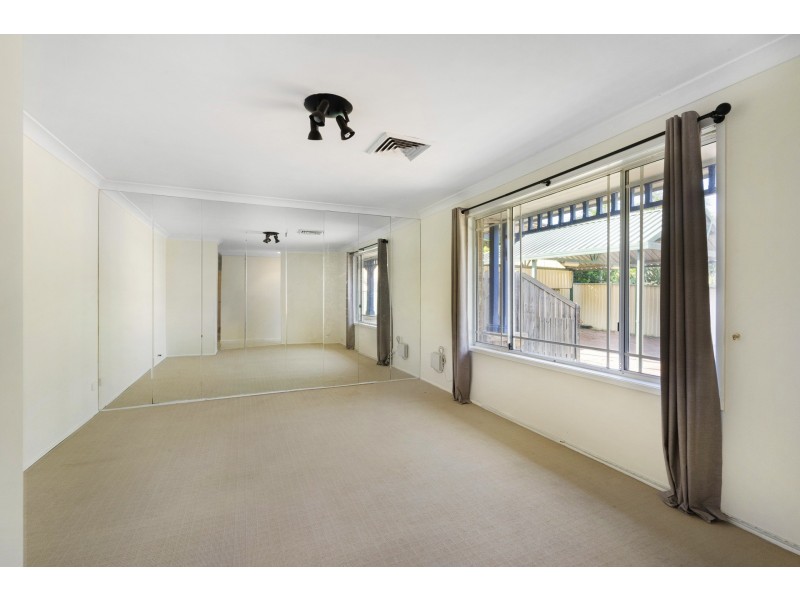9 Dee Place, Prospect NSW 2148