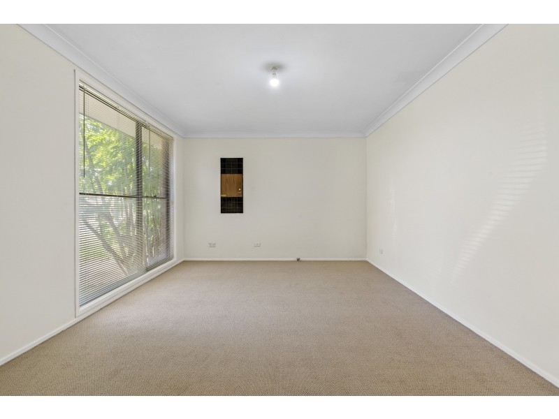 87 Tallagandra Drive, Quakers Hill NSW 2763