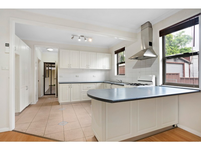 10 Dawn Drive, Seven Hills NSW 2147