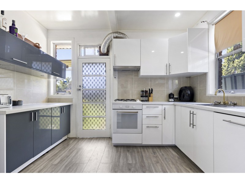 11 Hayes Road, Seven Hills NSW 2147